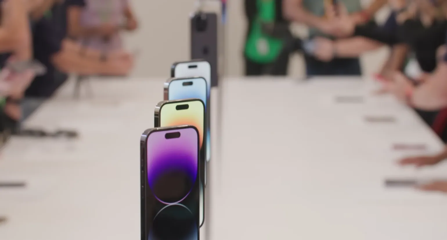 What’s the best time to buy a new phone contract?